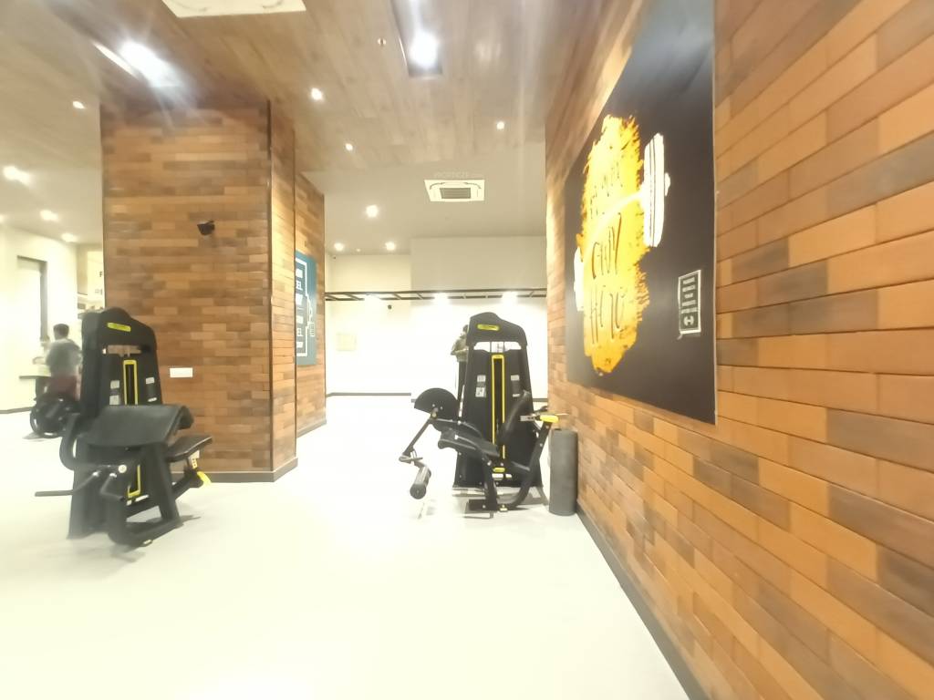 Gaur City 7th Avenue