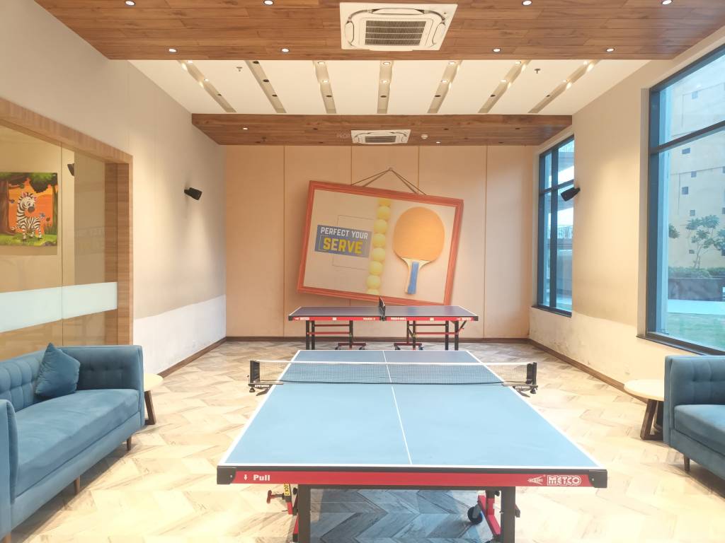 Gaur City 7th Avenue