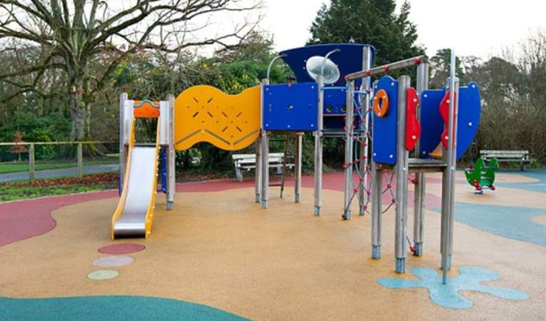 avsr sky court Children's play area