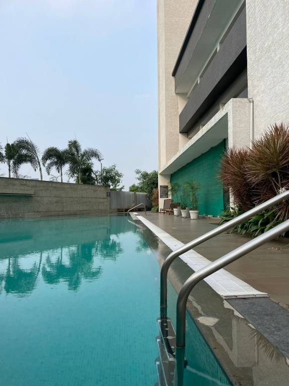  monte carlo Swimming Pool