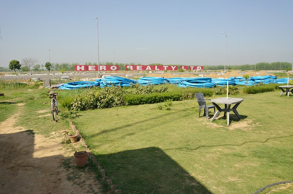 Images for Main Other of Hero Alaknanda Plots