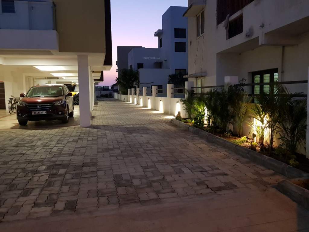  vaanavil Car Parking