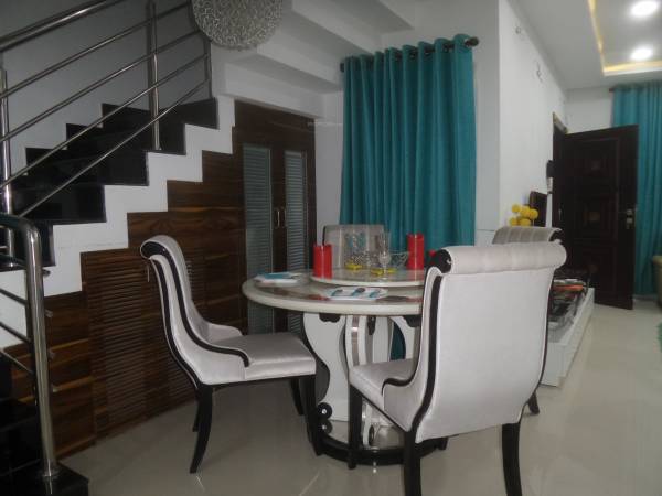  diamond-villas Dining Area