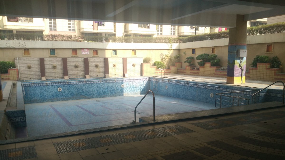  greens Swimming Pool