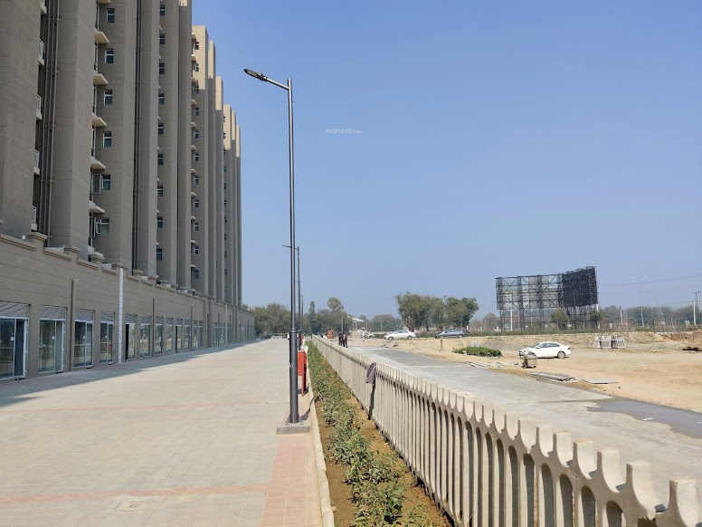  habitat Internal Roads & Footpaths