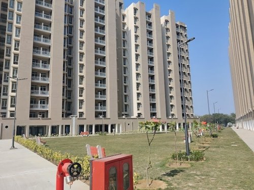  habitat Landscaped Gardens