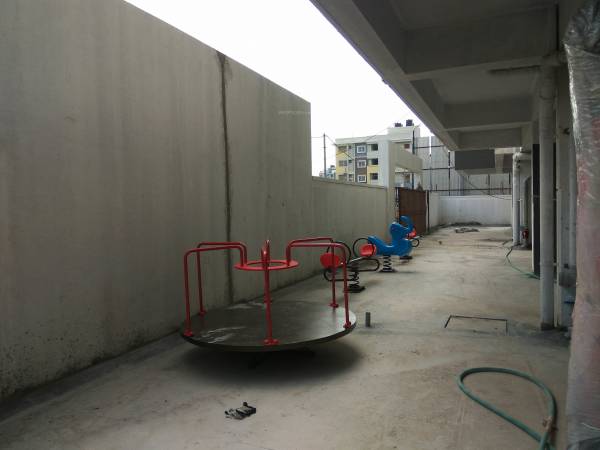  white-petals Chess Board