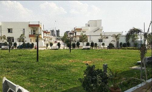  pranav-panorama Landscaped Gardens