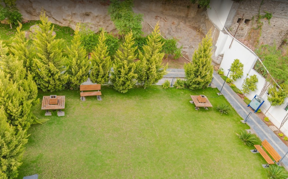  grande view 7 Landscaped Gardens