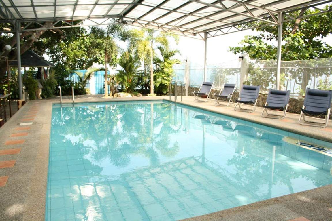 Images for Amenities of Greystone Mirror On Water