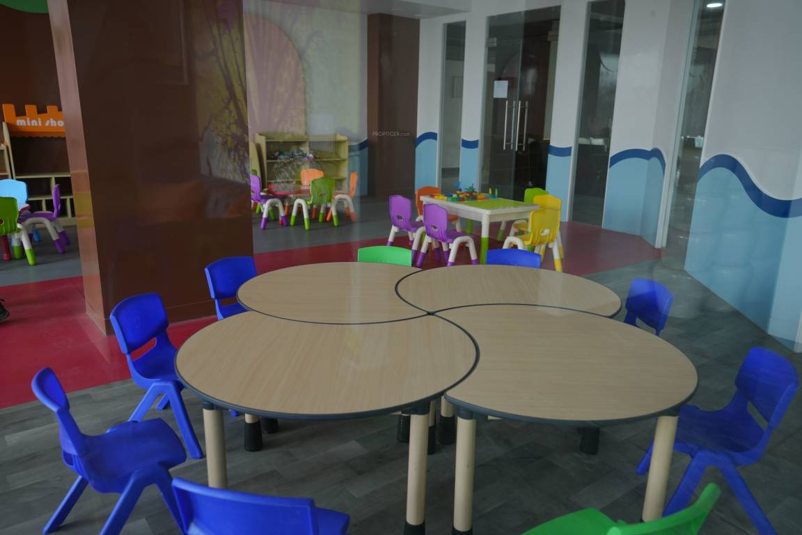 luxuriya avenue Others