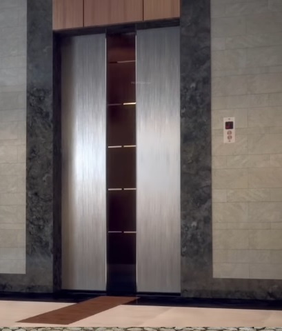  orient-palace Lift Available