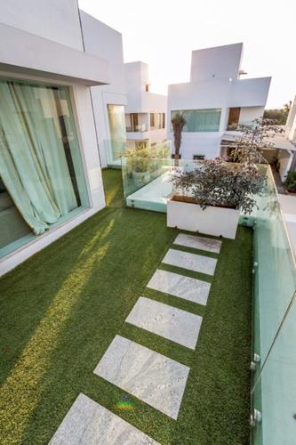 Images for Main Other of Globuse Pandora