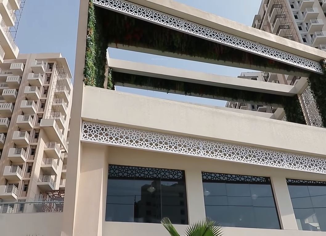  sierra 68 Club House