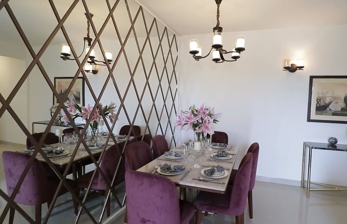  sierra 68 Dining Area