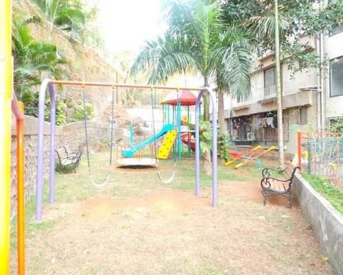  piccadilly-condos Children's play area