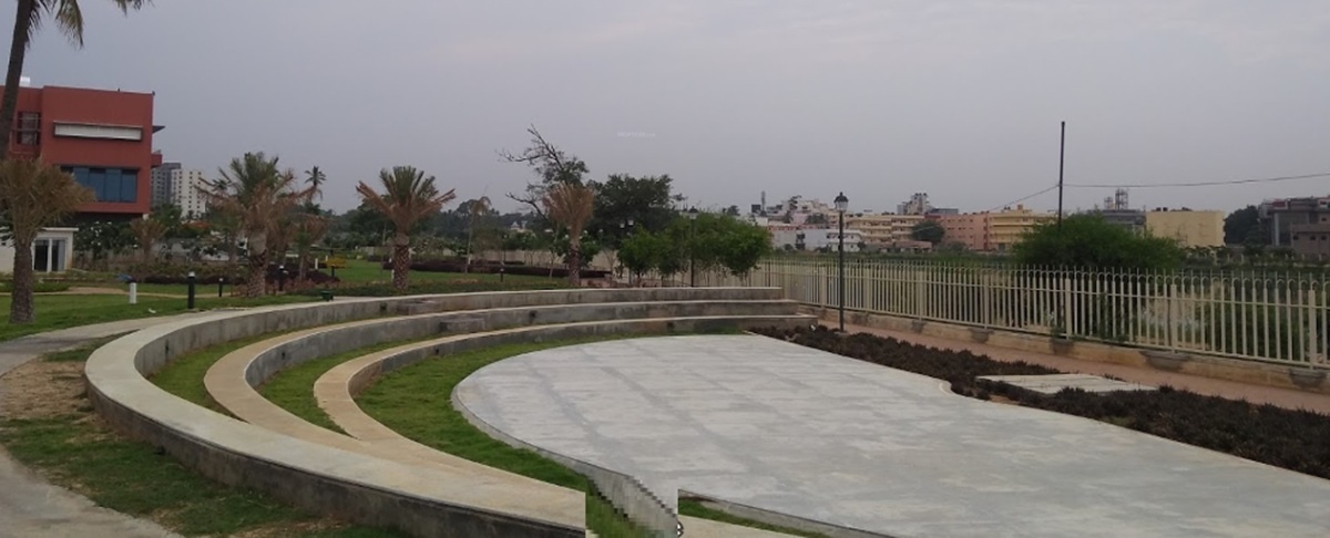 the lake view address Amphitheater