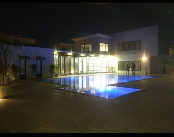  oriens Swimming Pool