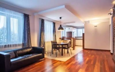  saransh-earth Living Area