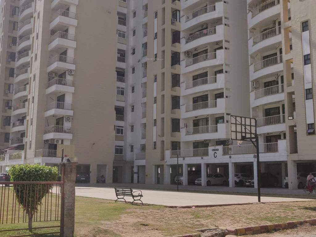  apartments Basketball Court
