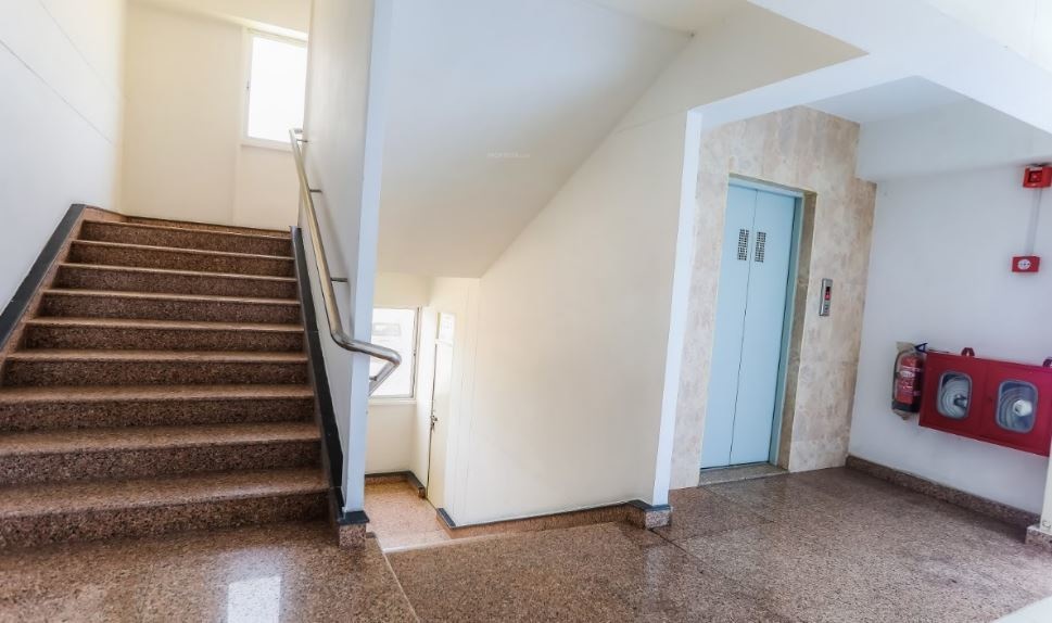  tower Lift Available