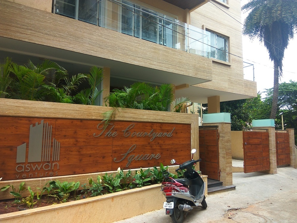  the courtyard square Entrance Lobby