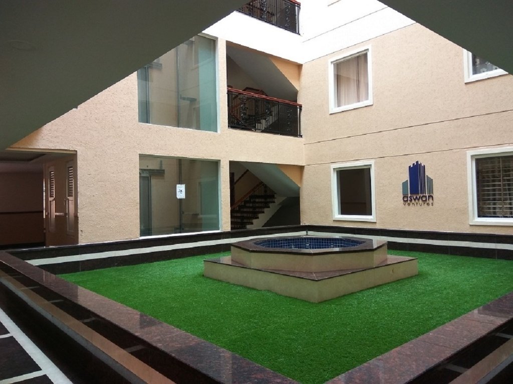  the courtyard square Landscape Garden and Tree Planting