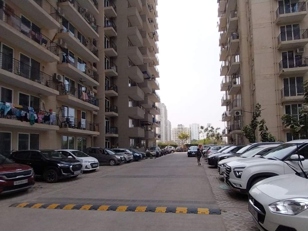  grand iva Car Parking