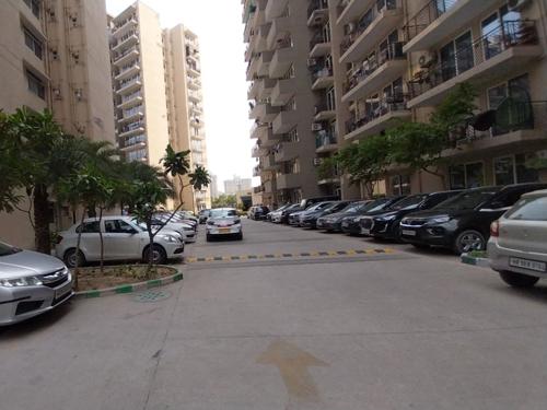  grand-iva Car Parking