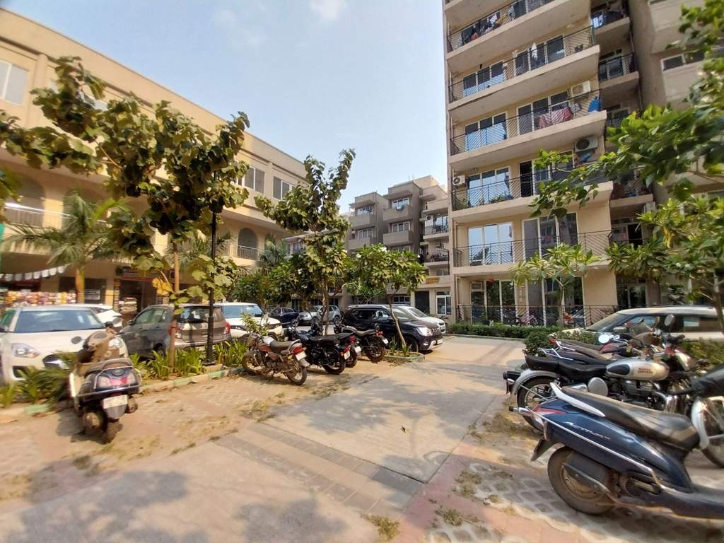  grand iva Car Parking