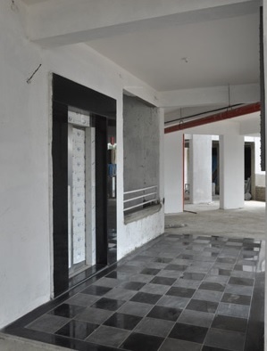  33 mile stone Lift Available