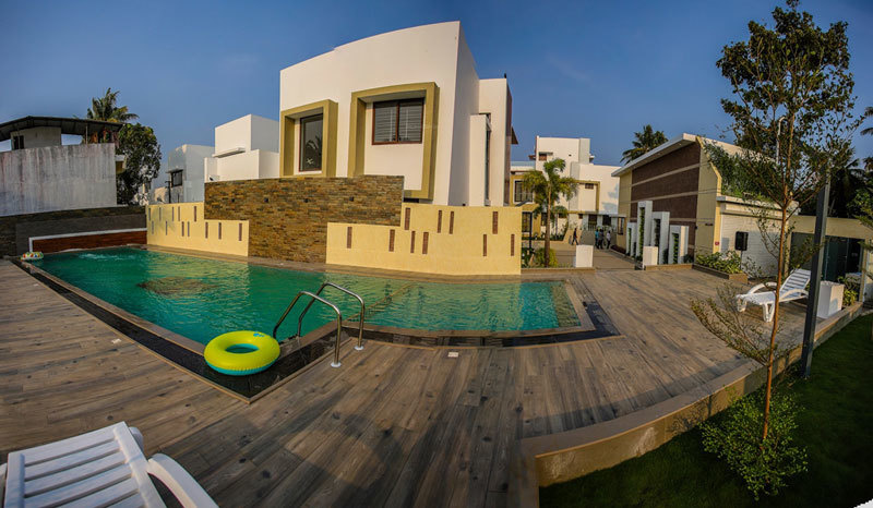  insignia Swimming Pool