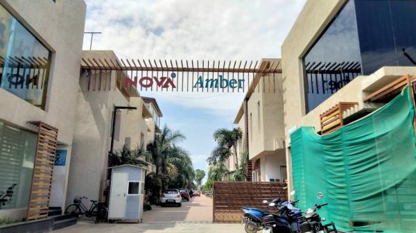 Entrance Gate Security Cabin amber Entrance Gate Security Cabin