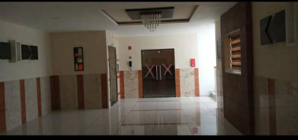 Lift Available oxton Lift Available