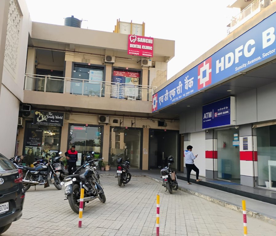 avenue 102 Open Parking