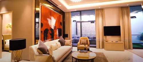  the-amaryllis Living Area