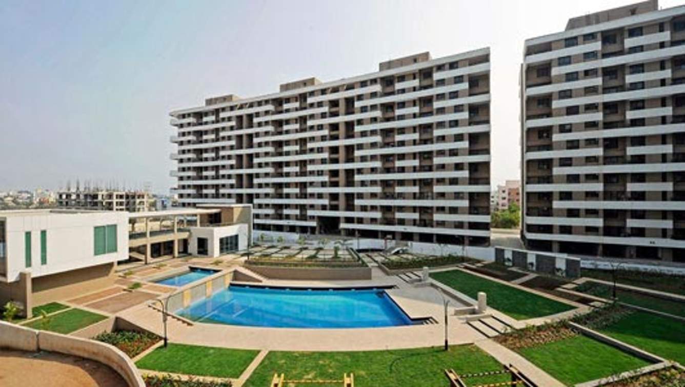  estate Images for Elevation of Kalpataru Estate