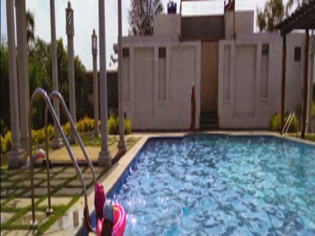  woodland heights Swimming Pool