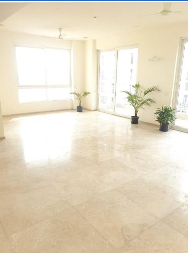  sovereign Living Area