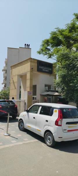  emerald-floors-premier Entrance Gate Security Cabin