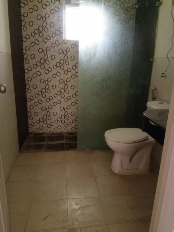  sushant golf city Bathroom