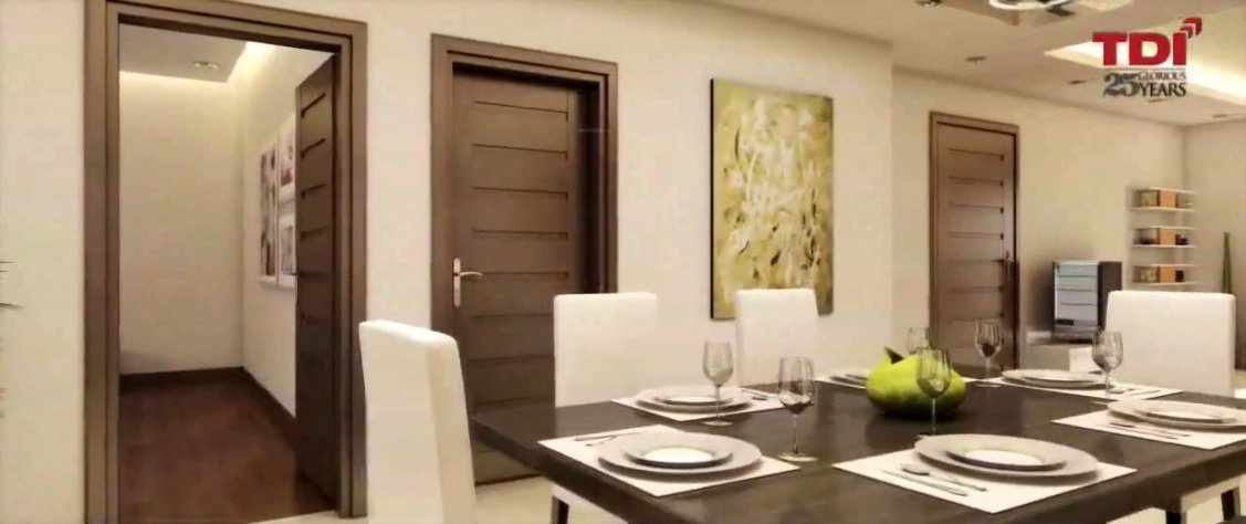  lake grove city Dining Area