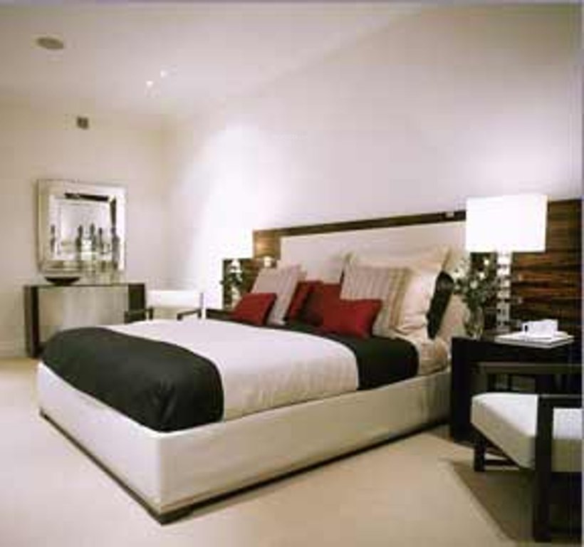  kk anjelica Bedroom