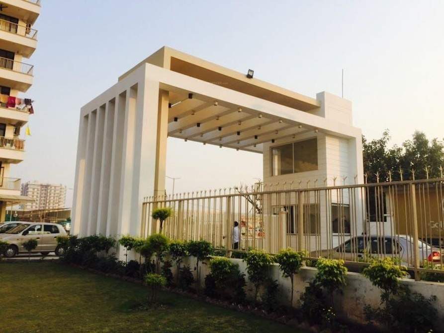  golden sand apartments Gated Community