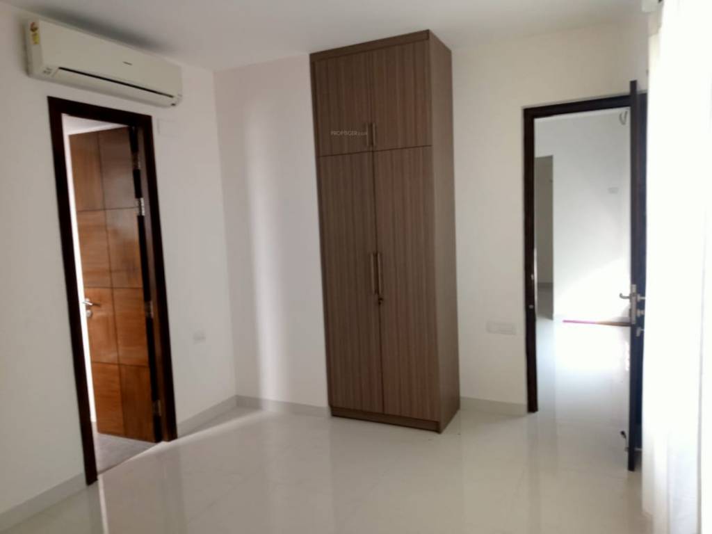  insignia Living Area