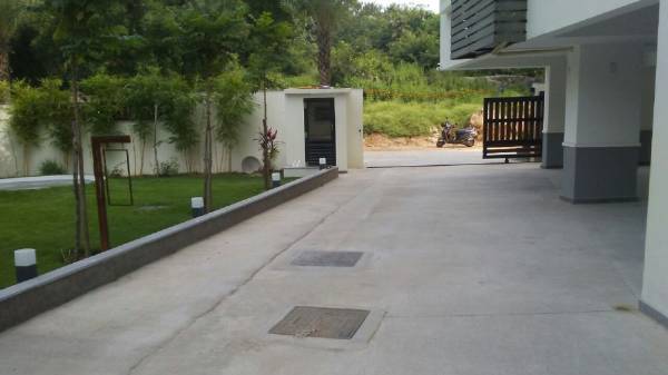  lotus-leaf Paved Compound