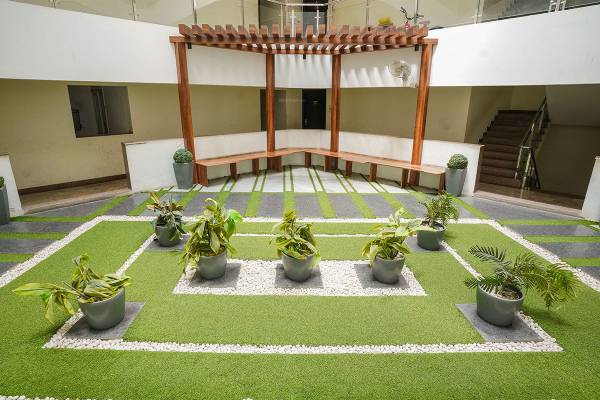  tuxedo Paved Compound