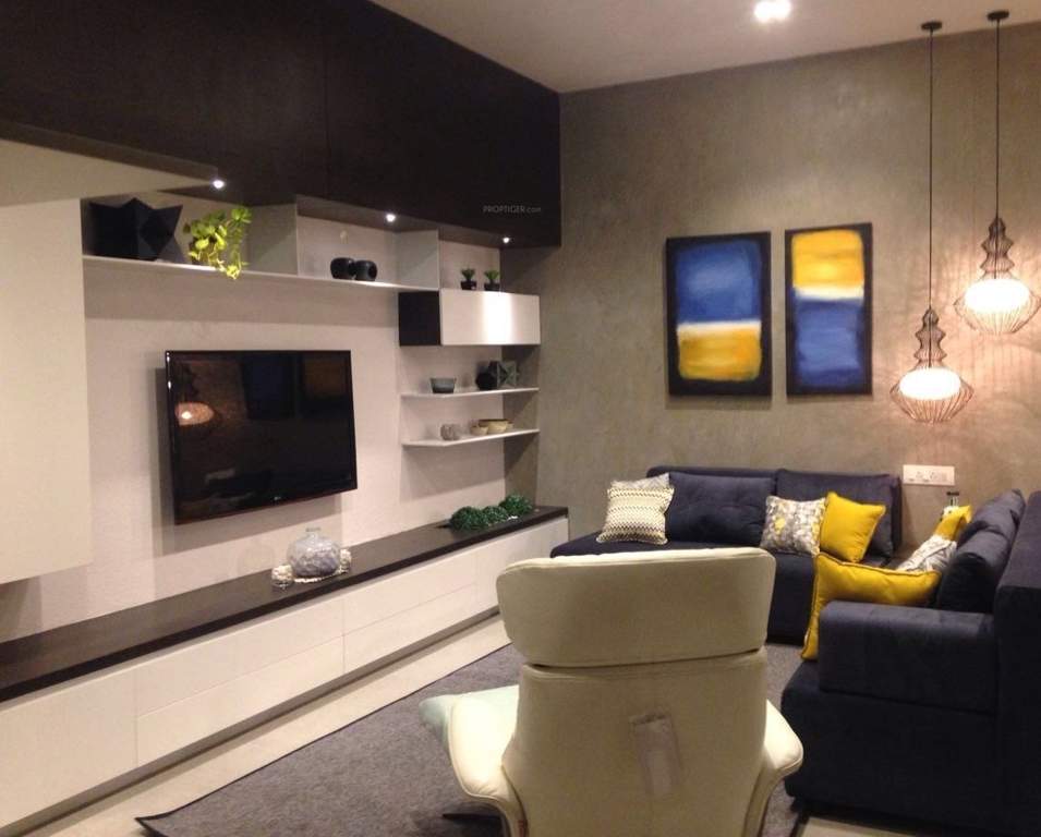 tuxedo Living Area