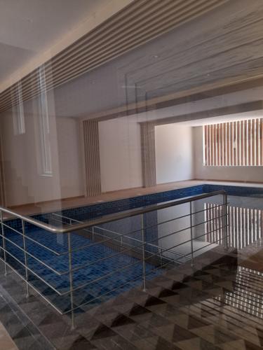  kings-court Swimming Pool