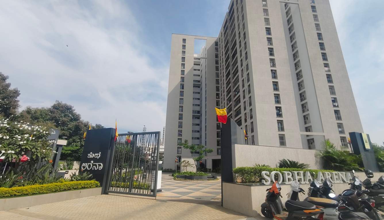  arena the square and pebble court Elevation